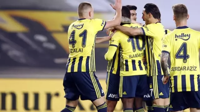 Sosyal medyada paylaşımlarını silen Serdar ve Genk'in teklif yaptığı Samatta maç kadrosuna alınmadı Sosyal medyada paylaşımlarını silen Serdar ve Genk'in teklif yaptığı Samatta maç kadrosuna alınmadı