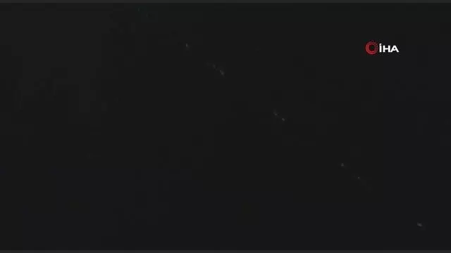 Starlink uyduları bugün de zincir şekilde görülmeye devam etti Starlink uyduları bugün de zincir şekilde görülmeye devam etti