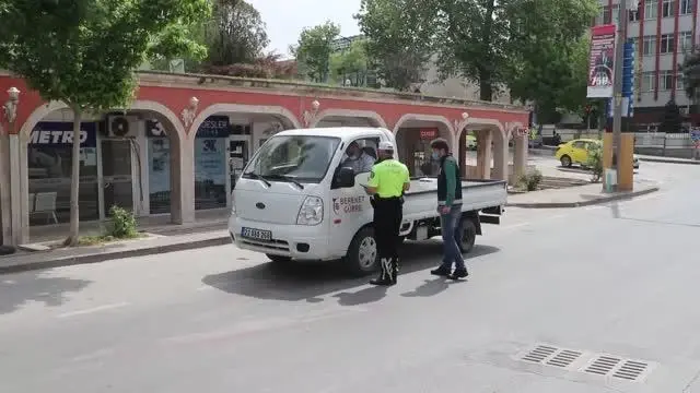 KIRKLARELİ - 'Tam kapanma' denetimleri aralıksız sürdürülüyor KIRKLARELİ - 'Tam kapanma' denetimleri aralıksız sürdürülüyor