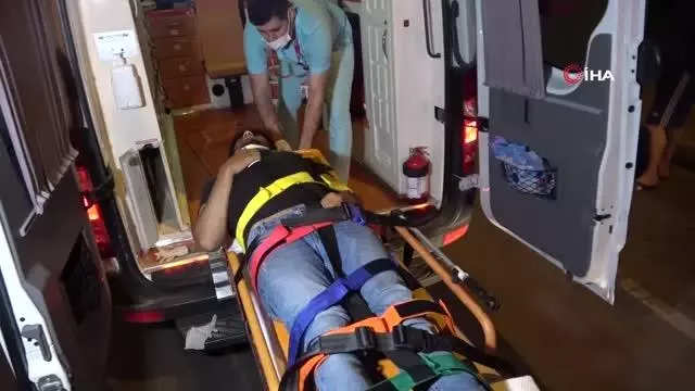 Yemek siparişi götüren kurye, park halindeki otobüse çarptı Yemek siparişi götüren kurye, park halindeki otobüse çarptı