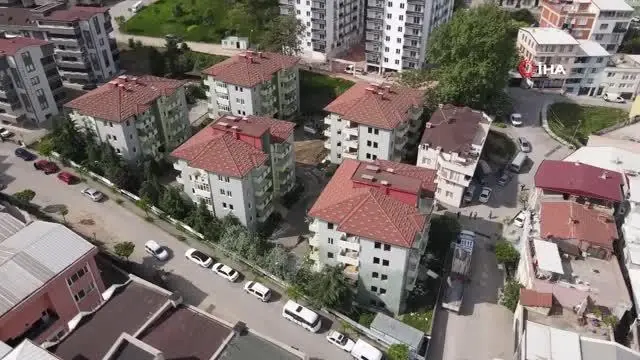 Yıldırım'da depreme dayanıksız binalar yıkılıyor, kentsel dönüşüm hız kazanıyor Yıldırım'da depreme dayanıksız binalar yıkılıyor, kentsel dönüşüm hız kazanıyor