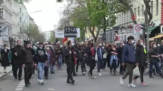 Almanya'da güvenlik kurumlarındaki ırkçı yapılanmaya karşı protesto