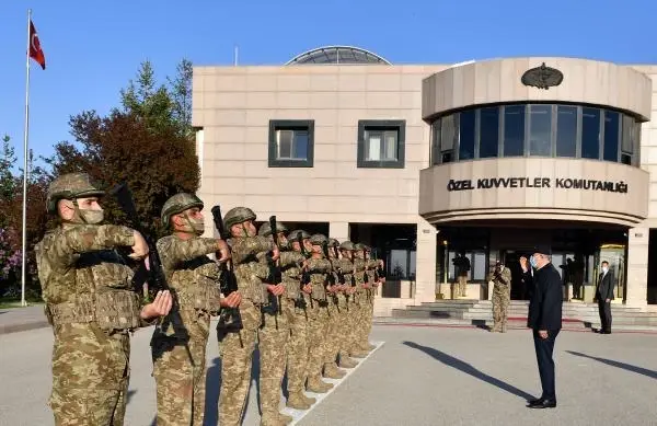 Son dakika haberi! Milli Savunma Bakanı Akar, bordo berelilerle iftar yaptı (1) Son dakika haberi! Milli Savunma Bakanı Akar, bordo berelilerle iftar yaptı (1)
