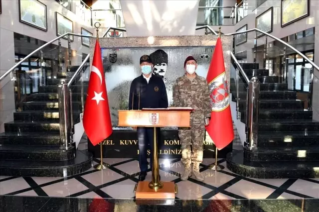 Son dakika haberi! Milli Savunma Bakanı Akar, bordo berelilerle iftar yaptı (1) Son dakika haberi! Milli Savunma Bakanı Akar, bordo berelilerle iftar yaptı (1)