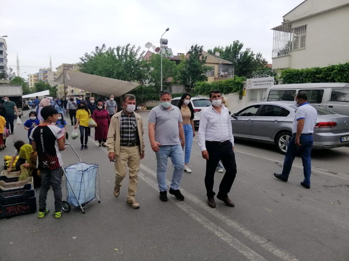 Batman'da semt pazarları pandemi koşularında açıldı