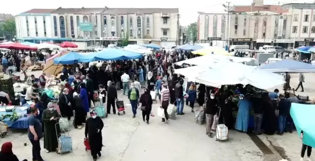 Bursa'da pazar yerlerine vatandaşlardan yoğun ilgi Bursa'da pazar yerlerine vatandaşlardan yoğun ilgi