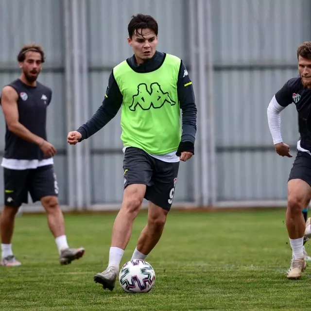 Bursaspor sezonun son antrenmanını gerçekleştirdi