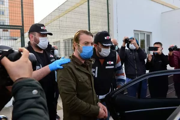 Ceyhan'da 'rüşvet' ve 'irtikap' iddiasıyla yargılanan eski belediye başkanına ev hapsi cezası Ceyhan'da 'rüşvet' ve 'irtikap' iddiasıyla yargılanan eski belediye başkanına ev hapsi cezası