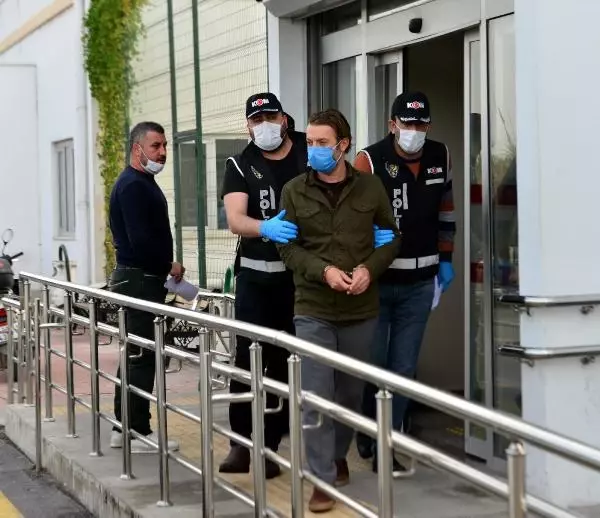 Ceyhan'da 'rüşvet' ve 'irtikap' iddiasıyla yargılanan eski belediye başkanına ev hapsi cezası Ceyhan'da 'rüşvet' ve 'irtikap' iddiasıyla yargılanan eski belediye başkanına ev hapsi cezası
