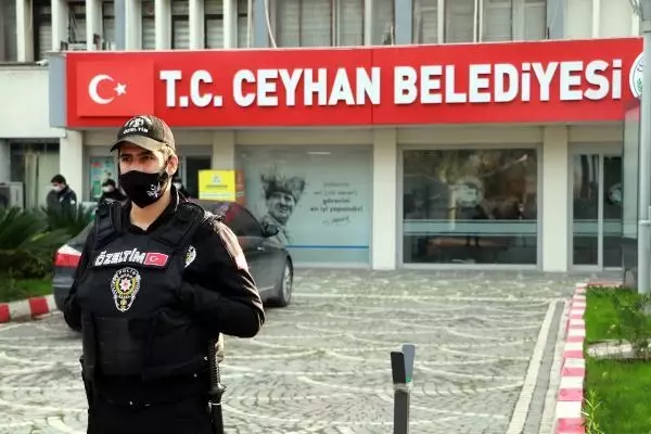 Ceyhan'da 'rüşvet' ve 'irtikap' iddiasıyla yargılanan eski belediye başkanına ev hapsi cezası Ceyhan'da 'rüşvet' ve 'irtikap' iddiasıyla yargılanan eski belediye başkanına ev hapsi cezası