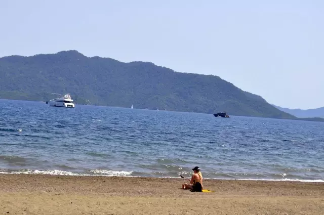 Denizin tadını Ukraynalı turistler çıkarıyor Denizin tadını Ukraynalı turistler çıkarıyor