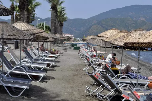 Denizin tadını Ukraynalı turistler çıkarıyor Denizin tadını Ukraynalı turistler çıkarıyor
