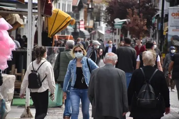 Edirne Valisi Canalp'ten 'birincilik' açıklaması: Köy köy dolaşıp aşı yaptık Edirne Valisi Canalp'ten 'birincilik' açıklaması: Köy köy dolaşıp aşı yaptık