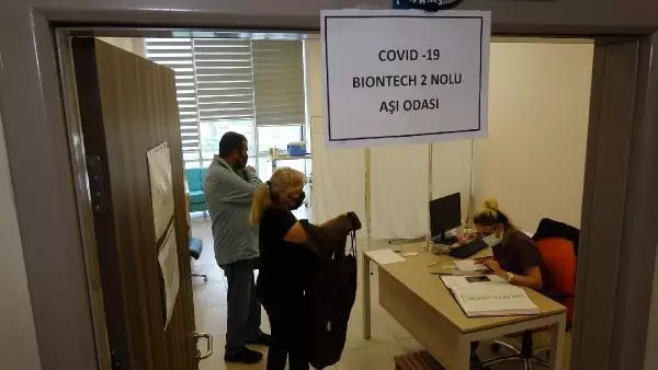 Edirne Valisi Canalp'ten 'birincilik' açıklaması: Köy köy dolaşıp aşı yaptık Edirne Valisi Canalp'ten 'birincilik' açıklaması: Köy köy dolaşıp aşı yaptık