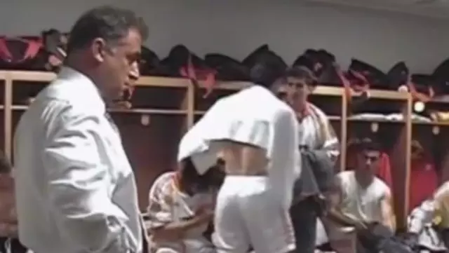 Galatasaray, Beşiktaş maçının ilk 11'ini Fatih Terim'in efsaneleşmiş konuşmasıyla duyurdu Galatasaray, Beşiktaş maçının ilk 11'ini Fatih Terim'in efsaneleşmiş konuşmasıyla duyurdu