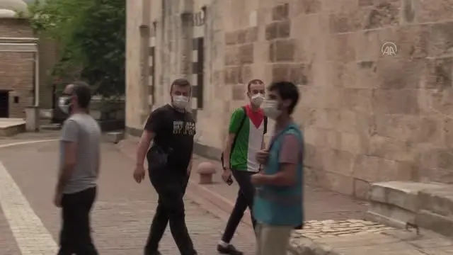 Son dakika haberleri! İsrail polisinin Mescid-i Aksa'da cemaate saldırması protesto edildi