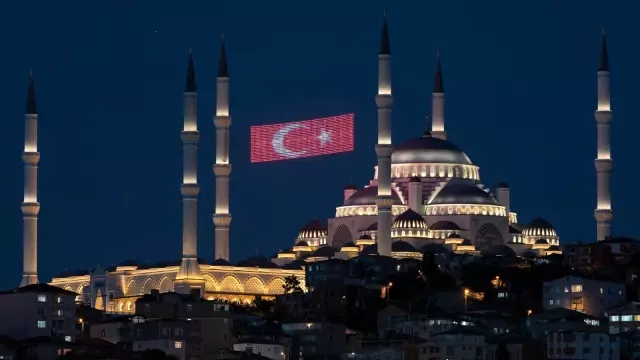 İstanbul'un yeni silüeti Çamlıca Camii İstanbul'un yeni silüeti Çamlıca Camii