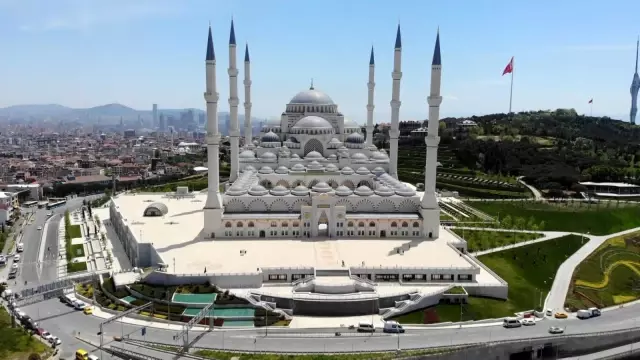 İstanbul'un yeni silüeti Çamlıca Camii İstanbul'un yeni silüeti Çamlıca Camii