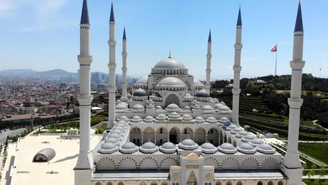 İstanbul'un yeni silüeti Çamlıca Camii İstanbul'un yeni silüeti Çamlıca Camii