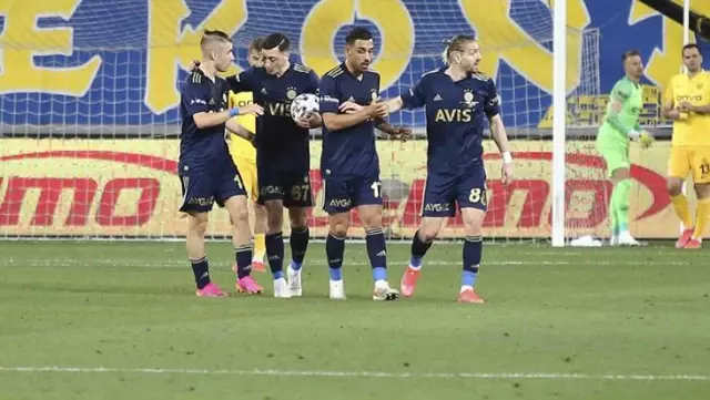 Kanarya'dan zirve yolunda dev adım! Fenerbahçe, deplasmanda Ankaragücü'nü 2-1 mağlup etti Kanarya'dan zirve yolunda dev adım! Fenerbahçe, deplasmanda Ankaragücü'nü 2-1 mağlup etti