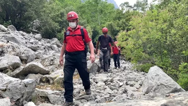 Kayıp turisti jandarma kurtardı Kayıp turisti jandarma kurtardı