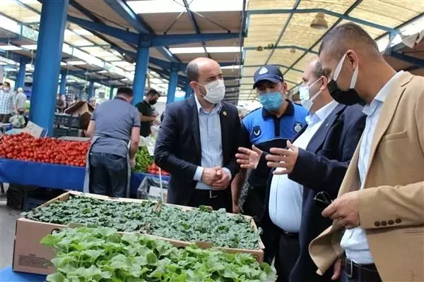 Kaymakam Ünal, pazarı denetledi
