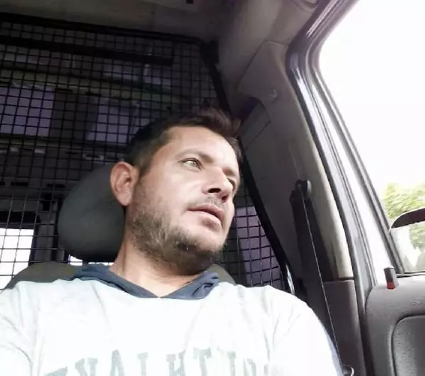 Yavru köpeği kurtarmak isterken kuyuya düşüp feci şekilde can verdi Yavru köpeği kurtarmak isterken kuyuya düşüp feci şekilde can verdi