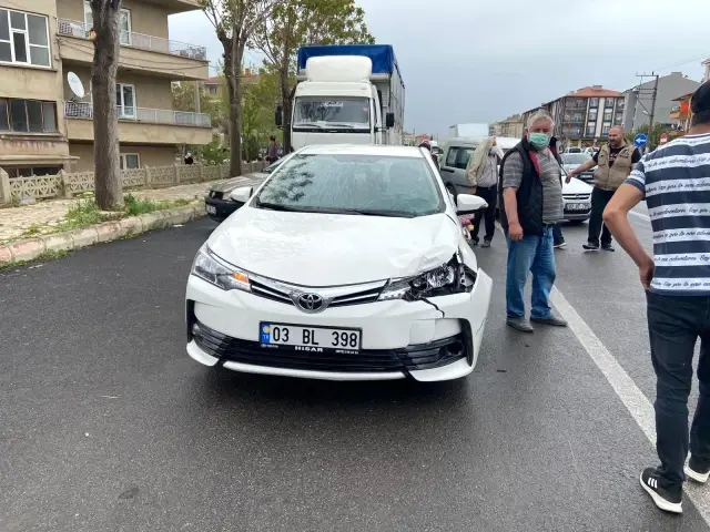 Küçük çocuğun metrelerce yükseğe savrulduğu anlar güvenlik kamerasında Küçük çocuğun metrelerce yükseğe savrulduğu anlar güvenlik kamerasında