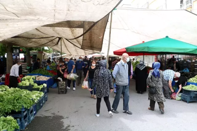 Kurulan semt pazarı esnafın da tüketicinin de yüzünü güldürdü Kurulan semt pazarı esnafın da tüketicinin de yüzünü güldürdü