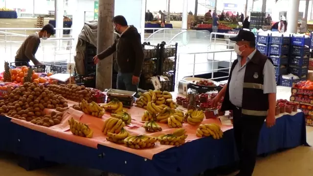 Tam kapanmanın 9. gününde kurulan pazar yerlerine vatandaştan yoğun talep
