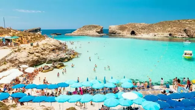 Malta'da turizmi canlandırmak için ülkeye gelen turistlere kişi başı 200 euro verilecek Malta'da turizmi canlandırmak için ülkeye gelen turistlere kişi başı 200 euro verilecek
