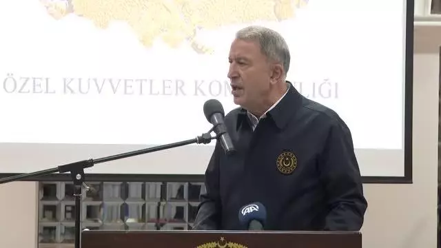Son dakika haberi! Milli Savunma Bakanı Akar, bordo berelilerle iftar yaptı (1) Son dakika haberi! Milli Savunma Bakanı Akar, bordo berelilerle iftar yaptı (1)