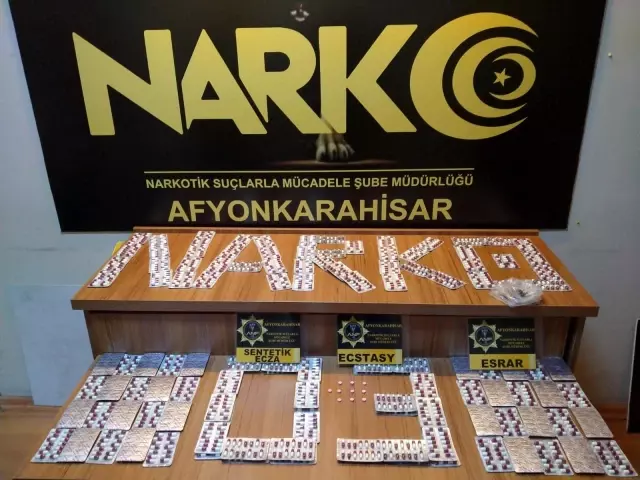 Son dakika! Afyonkarahisar'da uyuşturucu operasyonunda 11 şüpheli yakalandı Son dakika! Afyonkarahisar'da uyuşturucu operasyonunda 11 şüpheli yakalandı