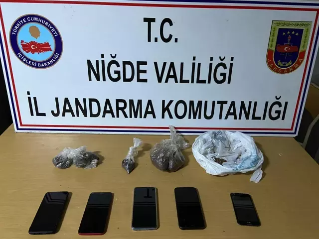 Son dakika haberleri... Niğde'de jandarma ekiplerinden uyuşturucu tacirlerine darbe: 6 gözaltı Son dakika haberleri... Niğde'de jandarma ekiplerinden uyuşturucu tacirlerine darbe: 6 gözaltı