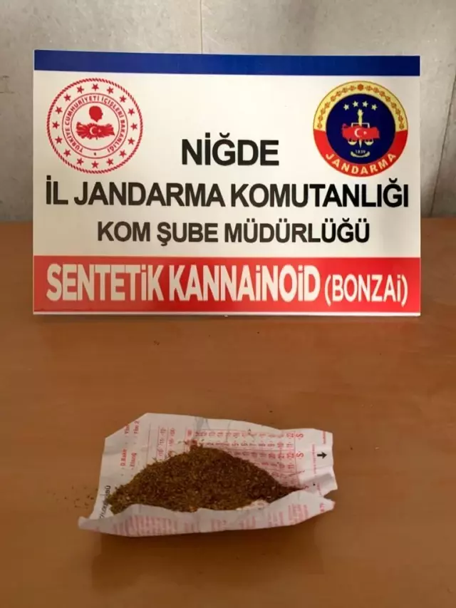 Son dakika haberleri... Niğde'de jandarma ekiplerinden uyuşturucu tacirlerine darbe: 6 gözaltı Son dakika haberleri... Niğde'de jandarma ekiplerinden uyuşturucu tacirlerine darbe: 6 gözaltı