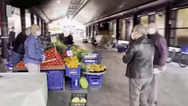 Ordu Valisi Sonel, pazarda tezgah kuran kadın üreticilere ürünlerini alarak destek oldu Ordu Valisi Sonel, pazarda tezgah kuran kadın üreticilere ürünlerini alarak destek oldu