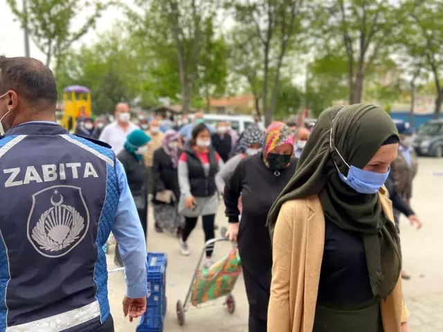 Pazarların kurulması hem vatandaşı hem esnafı memnun etti Pazarların kurulması hem vatandaşı hem esnafı memnun etti