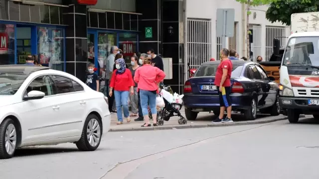 Tam kapanmanın 9. gününde kurulan pazar yerlerine vatandaştan yoğun talep Tam kapanmanın 9. gününde kurulan pazar yerlerine vatandaştan yoğun talep