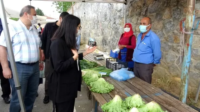 Pendik'te tam kapanma sürecinde pazarlarda sıkı denetim Pendik'te tam kapanma sürecinde pazarlarda sıkı denetim