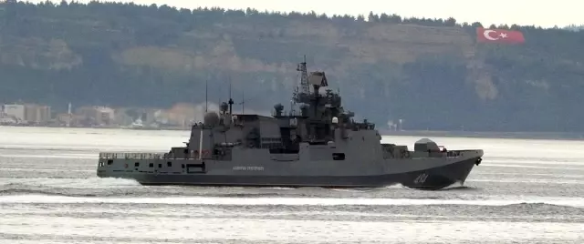 Son dakika haber! Rus savaş gemisi 'Admiral Grigorovich' Çanakkale Boğazı'ndan geçti Son dakika haber! Rus savaş gemisi 'Admiral Grigorovich' Çanakkale Boğazı'ndan geçti
