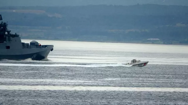 Son dakika haber! Rus savaş gemisi 'Admiral Grigorovich' Çanakkale Boğazı'ndan geçti Son dakika haber! Rus savaş gemisi 'Admiral Grigorovich' Çanakkale Boğazı'ndan geçti