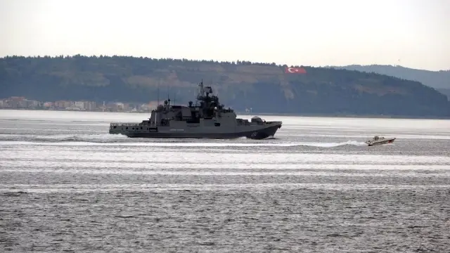 Son dakika haber! Rus savaş gemisi 'Admiral Grigorovich' Çanakkale Boğazı'ndan geçti Son dakika haber! Rus savaş gemisi 'Admiral Grigorovich' Çanakkale Boğazı'ndan geçti