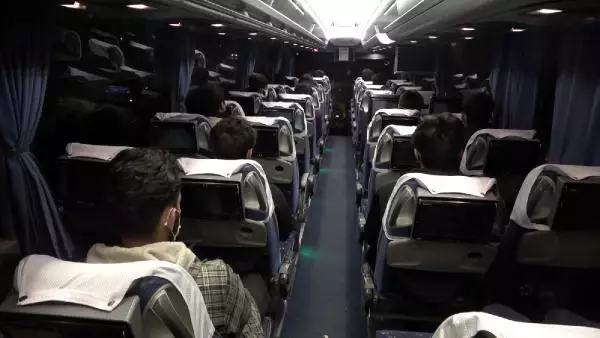 Samsun'da sahte kimlik ve seyahat izin belgeli Afgan uyruklu 25 göçmen yakalandı Samsun'da sahte kimlik ve seyahat izin belgeli Afgan uyruklu 25 göçmen yakalandı
