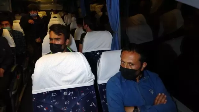 Samsun'da yolcu otobüsünde 25 kaçak göçmen yakalandı Samsun'da yolcu otobüsünde 25 kaçak göçmen yakalandı