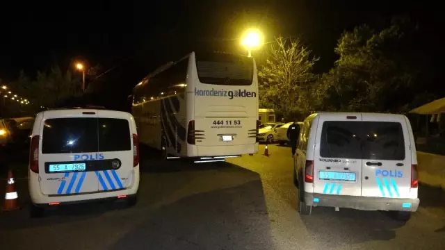 Samsun'da yolcu otobüsünde 25 kaçak göçmen yakalandı Samsun'da yolcu otobüsünde 25 kaçak göçmen yakalandı