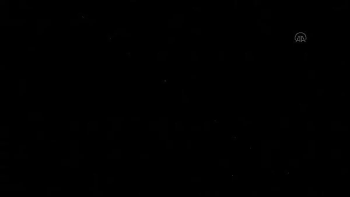 Starlink Leo Uyduları'nın geçişi sırasında gökyüzünde parlamalar oluştu