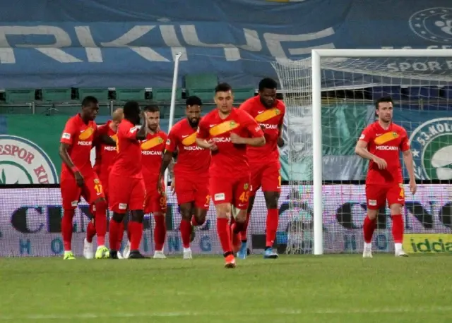 Süper Lig: Çaykur Rizespor: 0 Yeni Malatyaspor: 4 (Maç sonucu) Süper Lig: Çaykur Rizespor: 0 Yeni Malatyaspor: 4 (Maç sonucu)