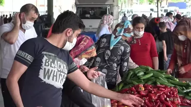 Batman'da semt pazarları pandemi koşularında açıldı