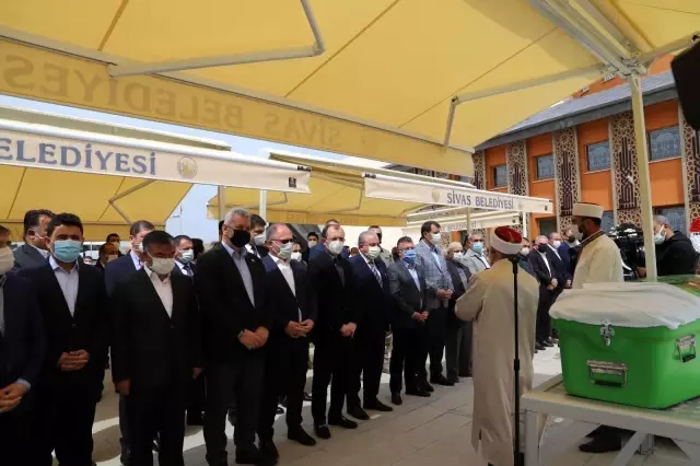 TBMM Başkanı Şentop ve Ticaret Bakanı Muş, Güler'i yalnız bırakmadı TBMM Başkanı Şentop ve Ticaret Bakanı Muş, Güler'i yalnız bırakmadı