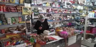 Kocaeli: 'Tırnakçılık' yöntemiyle hırsızlık yapan 2 kadın, market sahibinin dikkatiyle yakalandı Kocaeli: 'Tırnakçılık' yöntemiyle hırsızlık yapan 2 kadın, market sahibinin dikkatiyle yakalandı
